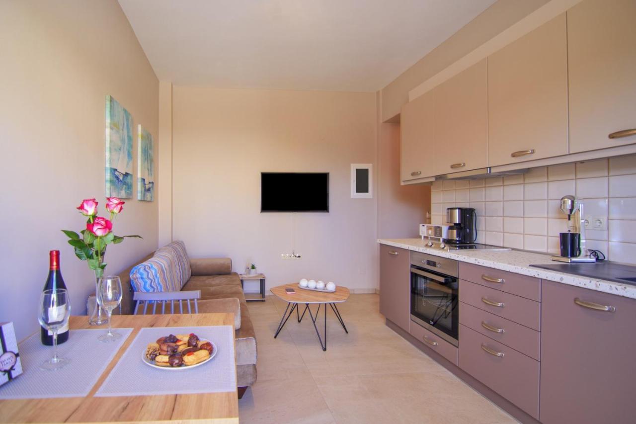 Vakakis Family Luxury Studios Palaiochora Exterior photo