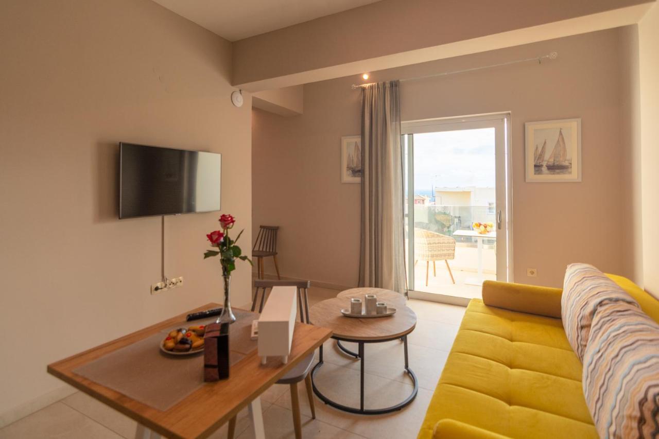 Vakakis Family Luxury Studios Palaiochora Exterior photo